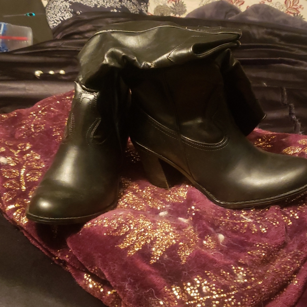 Shoes - Picture 4 of 13